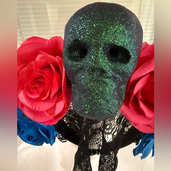 Day of the Dead green glitter skull headband with red & blue roses & black veil - Picture 6 of 7